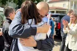 Știri de azi | Opozantul Serghei Tihanovski, eliberat după peste cinci ani de izolare, îi cere lui Donald Trump să acţioneze în vederea eliberării celor aproximativ 1.200 de deţinuţi politici din Belarus - Știri de azi | 