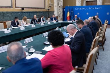 1753097307original-govr0516jpg - Știri de azi Știri de azi | Premierul Ilie Bolojan şi ministrul Cseke Attila, discuţii cu autorităţile publice locale despre măsurile de eficientizare a activităţii, continuarea Programului Anghel Saligny, impozitarea proprietăţilor, jalon în PNRR - Știri de azi |