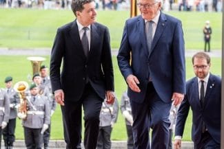 Știri de azi | Dominic Fritz, după vizita preşedintelui Dan în Germania: Romania is back / Germanii au făcut un mega efort să se întâmple vizita asta rapid / Aproape că nici nu le-a venit să creadă că în sfârşit vrem şi noi / Trebuie să scoatem băţul din fund - Știri de azi | 