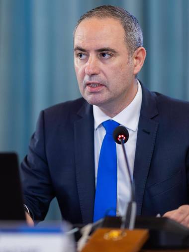 Știri de azi | Alexandru Nazare, despre majorarea TVA: Când ajungem pe o cumpănă, nu mai e vorba de o politică economică, de stânga, de dreapta, e vorba de stabilitatea financiară a României. A fost o ancoră pentru ţară, cu nişte costuri - Știri de azi | 