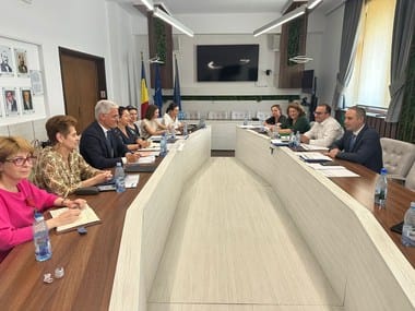 Știri de azi | Dragoş Pîslaru: RePowerEU este un program important, pe care l-am negociat la nivel european şi care trebuie prioritizat şi accelerat pentru a reduce factura energetică a peste 100.000 gospodării din România - Știri de azi | 