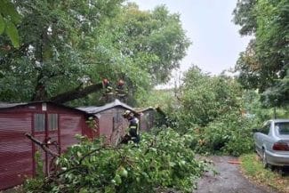 523930686-1170653995105937-627538775081204771-njpg - Știri de azi Știri de azi | Vremea rea a provocat pagube în 14 localităţi din judeţele Alba, Arad, Botoşani, Hunedoara, Suceava şi Vâlcea. La Suceava, trei persoane au fost surprinse de viiturile formate pe doi afluenţi ai râului Bistriţa - Știri de azi |