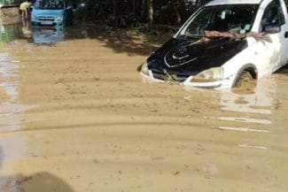 Știri de azi | IGSU: 27 de localităţi din 8 judeţe, afectate de furtunile de sâmbătă. Zece acoperişuri afectate, 2 stâlpi de electricitate şi 22 de copaci prăbuşiţi / Incendiu la o căpiţă de fân, provocat de un trăsnet - Știri de azi | 