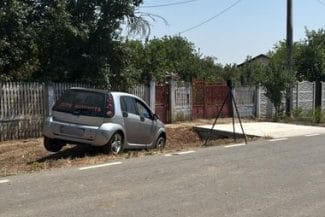 Știri de azi | Dolj: Fetiţă de trei ani, moartă într-un accident rutier. Copila a ieşit în stradă şi a fost lovită de o maşină - Știri de azi | 