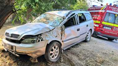 ace12b7b-ce2a-4241-8f4b-069dd70ce545jpg - Știri de azi Știri de azi | Teleorman: Patru răniţi, după ce un şofer a pierdut controlul asupra direcţiei de mers iar maşina s-a izbit violent de un cap de pod - Știri de azi |