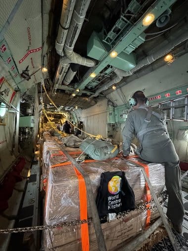 Știri de azi | Israelul va permite din nou ţărilor străine să paraşuteze ajutoare în Gaza - Știri de azi | 