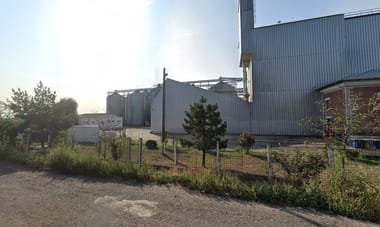 Știri de azi | Buzău: Doi bărbaţi au murit în urma unui accident de muncă petrecut la punctul de lucru al unei societăţi de creştere a păsărilor/ Unul dintre ei, fost viceprimar în comună, a încercat să-şi ajute colegul, însă a căzut şi el în buncărul cu cereale - Știri de azi | 