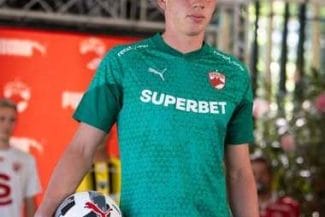 Știri de azi | Dinamo l-a împrumutat pe portarul Codruţ Sandu la Corvinul Hunedoara - Știri de azi | 