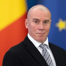Știri de azi | Situaţie bizară la Ministerul Culturii: Ministrul Culturii a solicitat abia în 16 iulie eliberarea sa din funcţia de secretar de stat în minister /Decizia, publicată marţi în Monitorul Oficial, dar aplicabilă din 23 iunie, data învestirii Guvernului - Știri de azi | 
