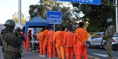 detinutijpg - Știri de azi Știri de azi | Ecuadorul a expulzat sute de deţinuţi columbieni - Știri de azi |