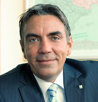 Știri de azi | Vicepremierul Dragoş Anastasiu, despre munca la stat: Încă plimbăm mape sau bonuri ca să intre cineva în instituţie. Să terminăm cu sporurile. Să plătim conform fişei postului / Cât câştigă un consilier la guvern - Știri de azi | 