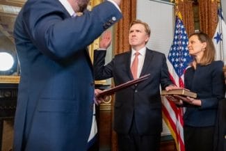 Știri de azi | POLITICO: Aliaţii lui Trump, luaţi prin surprindere de îngheţarea livrărilor de arme către Ucraina anunţată de Pentagon. Cine s-ar afla în spatele deciziei - Știri de azi | 