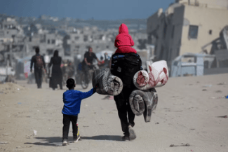 Știri de azi | Gaza – 59 de palestinieni au fost ucişi de raidurile aeriene israeliene sau împuşcaţi mortal în timp ce căutau ajutor - Știri de azi | 