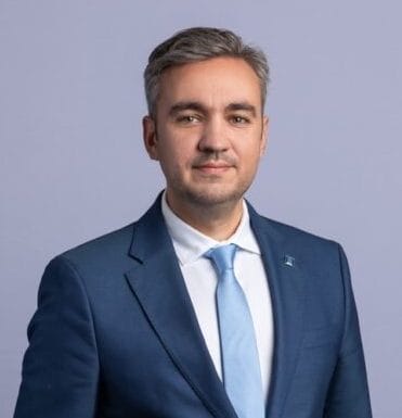 Știri de azi | Preşedintele ANRE: De la începutul lui 2025. la energie electrică avem 234.036 de contracte care s-au transferat de la un furnizor la altul, aproape jumătate, în ultima lună / Trendul acesta de portare de la un furnizor la altul trebuie să continue - Știri de azi | 
