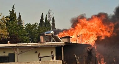 grecia-incendii-xjpg - Știri de azi Știri de azi | Grecia: Pompierii se luptă cu incendii în toată ţara. Unele localităţi, evacuate - Știri de azi |