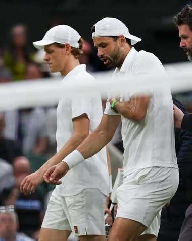 grigorjpg - Știri de azi Știri de azi | Wimbledon: Grigor Dimitrov conducea cu 2-0 în meciul cu Jannik Sinner, dar a fost nevoit să abandoneze. Italianul s-a calificat în sferturi - Știri de azi |