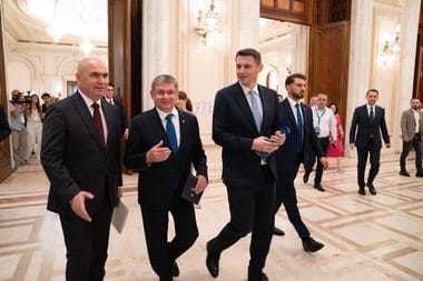 Știri de azi | Preşedintele Parlamentului de la Chişinău l-a felicitat pe Bolojan, ales preşedinte PNL: Noi, cei din R. Moldova, vă suntem alături Ştim ce misiune importantă avem. Aşa cum au ales moldovenii în România în luna mai, vor alege în septembrie în R. Moldova - Știri de azi | 