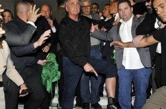 jair-bolsonaro-bratara-hayjpg - Știri de azi Știri de azi | Avocaţii lui Bolsonaro dau asigurări că fostul preşedinte de extremă dreapta nu a încălcat interdicţia de a folosi reţele de socializare în timpul procesului în care este judecat cu privire la tentativă de lovitură de stat - Știri de azi |