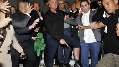 jair-bolsonaro-bratara-hayjpg - Știri de azi Știri de azi | Avocaţii lui Bolsonaro dau asigurări că fostul preşedinte de extremă dreapta nu a încălcat interdicţia de a folosi reţele de socializare în timpul procesului în care este judecat cu privire la tentativă de lovitură de stat - Știri de azi |