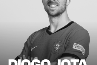 jotapng - Știri de azi Știri de azi | Dramă în lumea fotbalului. Diogo Jota, fotbalistul portughez al echipei Liverpool, a murit într-un accident rutier la doar 28 de ani. El se căsătorise în urmă cu 10 zile şi avea trei copii - Știri de azi |