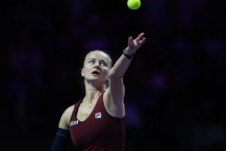 krejcikova-twjpg - Știri de azi Știri de azi | Wimbledon: Barbora Krejcikova, deţinătoarea trofeului, eliminată în turul trei/ Iga Swiatek a acces în optimi - Știri de azi |