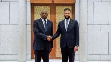 lammy-cu-sharaa-xjpg - Știri de azi Știri de azi | Marea Britanie şi-a restabilit relaţiile cu Siria, odată cu vizita ministrului de externe la Damasc - Știri de azi |