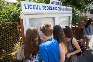 Știri de azi | Rezultatele repartizării computerizate în învăţământul liceal de stat a absolvenţilor clasei a VIII-a, publicate/ Au fost repartizaţi 97% din totalul elevilor cu opţiuni completate/ Peste 43% au fost admişi la prima opţiune - Știri de azi | 