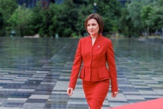 maia-sandu-in-rosu-fbjpg - Știri de azi Știri de azi | Maia Sandu face o vizită de lucru în Marea Britanie şi va fi primită de Regele Charles - Știri de azi |