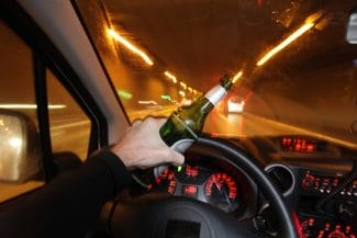 Știri de azi | Adevărat ‘campion’, arestat pe loc: Recidivist, în comă alcoolică și cu permisul suspendat, prins după un accident - Știri de azi | 