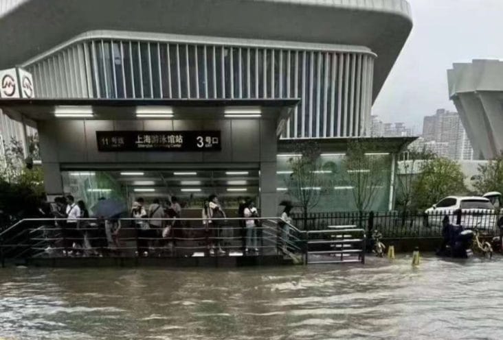 media-172682619341657500jpg - Știri de azi Știri de azi | VIDEO Un taifun extrem de violent lovește Shanghai-ul – Sute de mii de persoane au fost evacuate - Știri de azi |