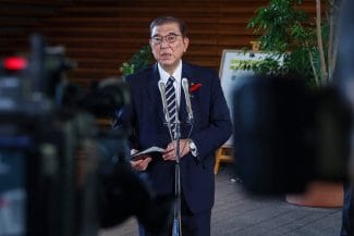 Știri de azi | Conflict pe axa SUA – Japonia. Premierul nipon: ‘Țara noastră nu va face uşor compromisuri în faţa lui Donald Trump’ - Știri de azi | 