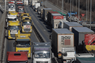 media-173401674195679900png - Știri de azi Știri de azi | Cod Roșu pe șosele: Drumuri blocate în 14 județe! Restricții rutiere drastice pentru camioane, din cauza caniculei extreme - Știri de azi |