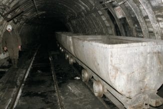 Știri de azi | Încă 51 de persoane evacuate după prăbuşirea fostei mine de sare din Coştiui - Știri de azi | 