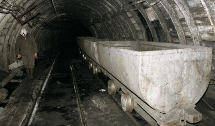 Știri de azi | Încă 51 de persoane evacuate după prăbuşirea fostei mine de sare din Coştiui - Știri de azi | 