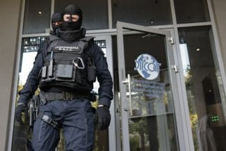 media-174326166976125400jpg - Știri de azi Știri de azi | Cărăușii drogurilor, loviți în plin de DIICOT! Cannabis din Spania, LSD din Olanda, acte false și ‘jocuri pentru copii’; capturi spectaculoase în doar 48 de ore - Știri de azi |