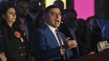 Știri de azi | George Simion toarnă gaz pe foc și susține că Nicușor Dan are o ‘Problemă neurodivergentă’: ‘Suferă toată țara. Asta-i viața!’ - Știri de azi | 