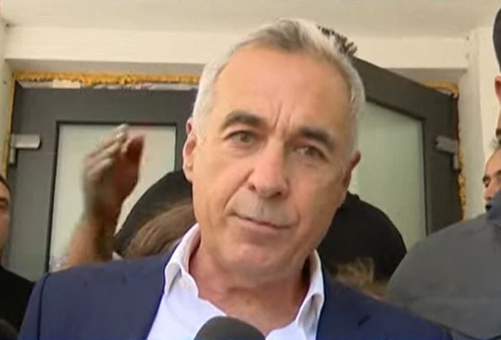 media-175144814008083200png - Știri de azi Știri de azi | Călin Georgescu îi ceartă pe jurnaliștii ai căror întrebări nu-i convin. ‘Faceți-vă temele, domnișoară. Mergeți pe la școală’ - Știri de azi |