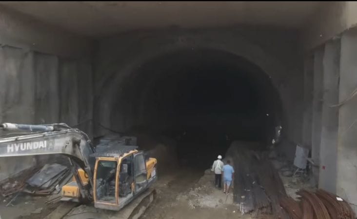 Știri de azi | VIDEO ‘Metoda austriacă’ face minuni pe ‘autostrada rușinii naționale’ din România: Imagini extrem de spectaculoase - Știri de azi | 