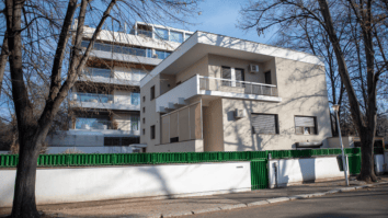 Știri de azi | SURSE Nicușor Dan și Ilie Bolojan urmează să devină vecini: Ce vilă i se pregăteșe președintelui României - Știri de azi | 