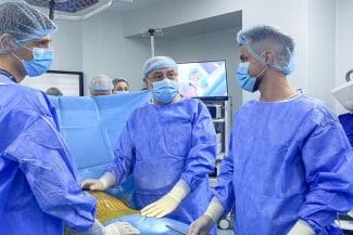 media-175251078824052900jpg - Știri de azi Știri de azi | Ce decizie a luat o mamă pentru a fi alături de copilul ei? - Știri de azi |