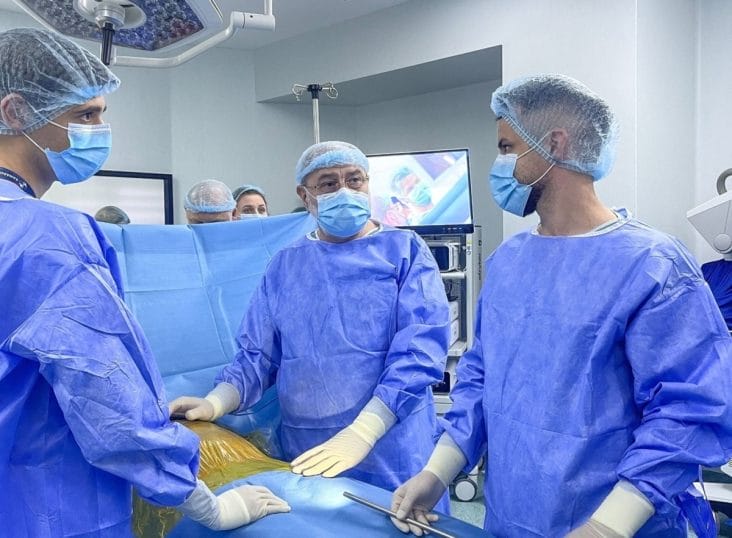 Știri de azi | Ce decizie a luat o mamă pentru a fi alături de copilul ei? - Știri de azi | 