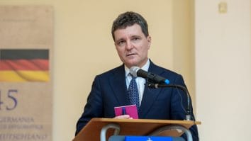 Știri de azi | Sindicaliștii din educație s-au aprins: Cer discuții urgente cu Nicușor Dan, după deciziile lui Bolojan - Știri de azi | 