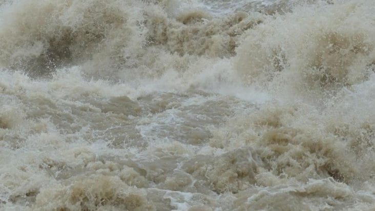 Știri de azi | Hidrologii dau o nouă alertă: Cod Galben de inundații pe mai multe râuri din trei județe - Știri de azi | 