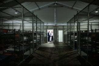 media-175324640711225400jpg - Știri de azi Știri de azi | Mexicul cere SUA să repatrieze 14 cetăţeni aflaţi în centrul de detenţie Alligator Alcatraz: Centrul este complet închis, nu intră nici măcar lumina soarelui - Știri de azi |