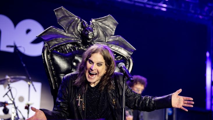 Știri de azi | Vecinii lui Ozzy Osbourne dezvăluie ce au văzut înainte de moartea legendei rock: detalii cutremurătoare despre ultimele ore din viața sa - Știri de azi | 