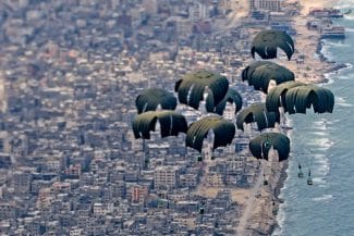 media-175358428026706400jpeg - Știri de azi Știri de azi | După săptămâni de presiuni internaţionale, Israelul paraşutează ajutoare umanitare în Gaza - Știri de azi |