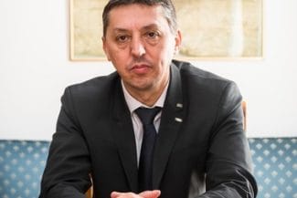 Știri de azi | Ministerul Educaţiei pregăteşte debirocratizarea-simplificarea şi digitalizarea activităţilor şi aşteaptă, până în 15 august, sugestii de la cei implicaţi - Știri de azi | 