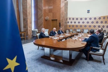 Știri de azi | Ilie Bolojan, întâlnire cu reprezentanţii Atlantic Council, una dintre cele mai cunoscute organizaţii de analiză strategică din SUA. Discuţii privind securitatea regională, consolidarea parteneriatului strategic şi securitatea energetică - Știri de azi | 