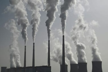 poluare-afp1jpg - Știri de azi Știri de azi | Curtea Internaţională de Justiţie prezintă un aviz consultativ fără precedent cu privire la obligaţiile legale ale statelor de a opri încălzirea globală şi cu privire la problema-cheie a responsabilităţii marilor poluatori - Știri de azi |