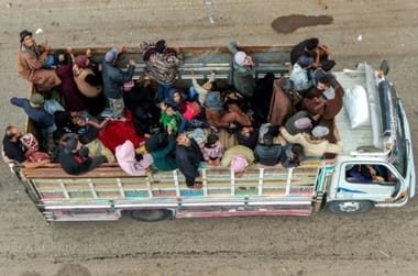 siria-evacuare-beduini-taarah-afpjpg - Știri de azi Știri de azi | Autorităţile siriene evacuează familii beduine din oraşul Suwayda - Știri de azi |
